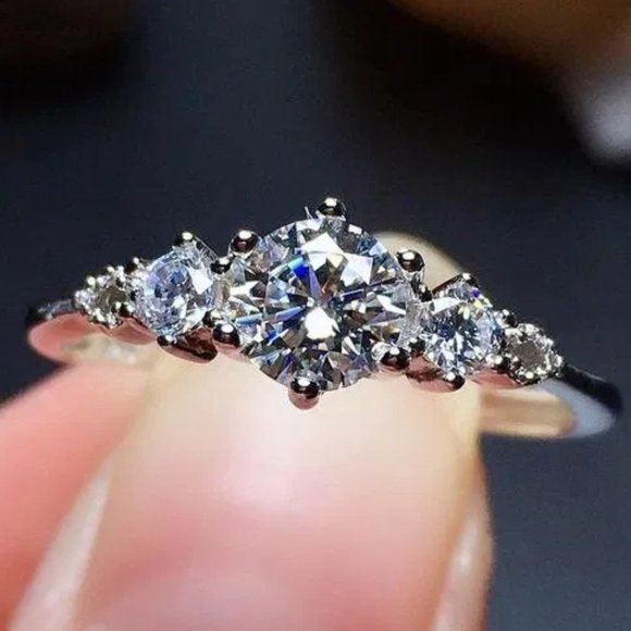 💎Engagement Anillos Pure Round CZ Silver Plated Wedding Beautiful RingUNVN12063 - Picture 5 of 8